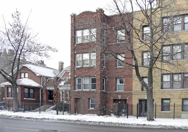 1122 W Addison St in Chicago, IL - Foto de edificio - Building Photo