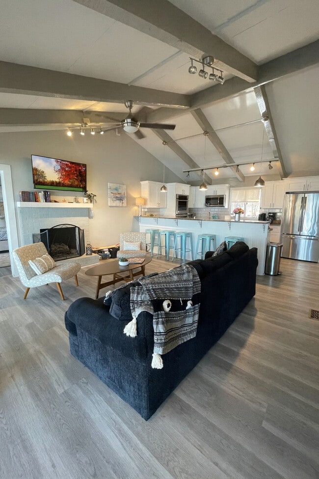 152 Barksdale Ln
