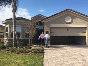 30268 Southernwood Ct in Wesley Chapel, FL - Building Photo - Building Photo