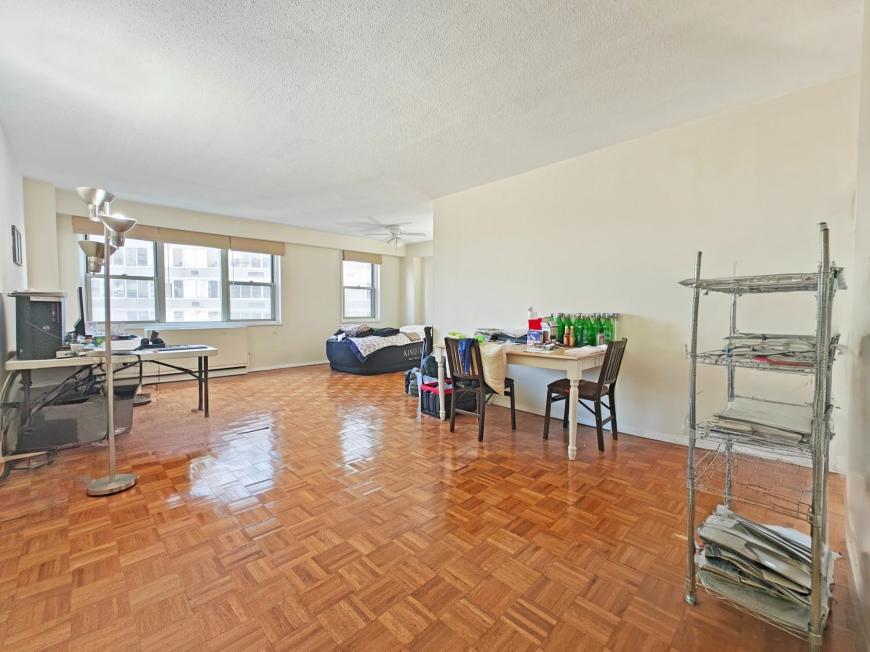 400 E 54th St in New York, NY - Building Photo