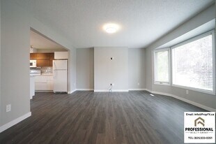 3004 79 St NW in Edmonton, AB - Building Photo