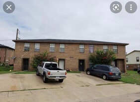 8110 Foxfire Ln, Unit B in White Settlement, TX - Building Photo