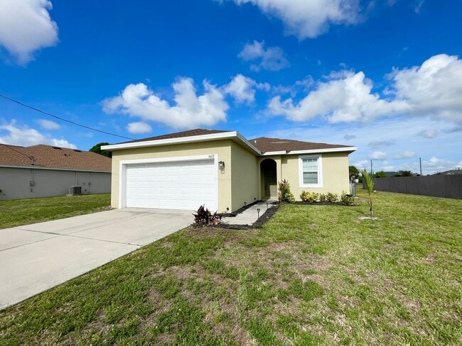 1622 SW 16th Ct in Cape Coral, FL - Building Photo - Building Photo
