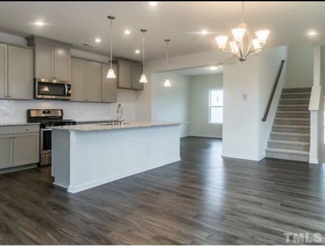 property at 1018 Salt Glaze Ln