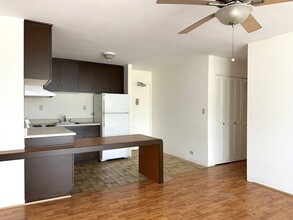 3151 Monsarrat Ave in Honolulu, HI - Building Photo - Building Photo