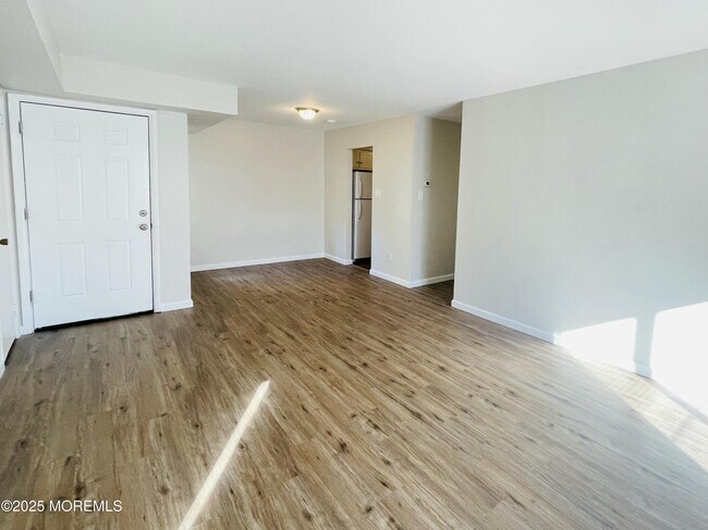 27 Newport Ct in Brick, NJ - Building Photo - Building Photo