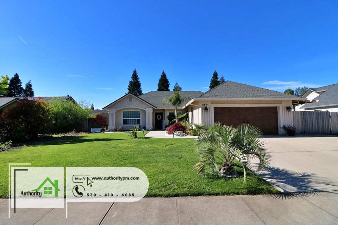 2631 Queens Way in Redding, CA - Building Photo