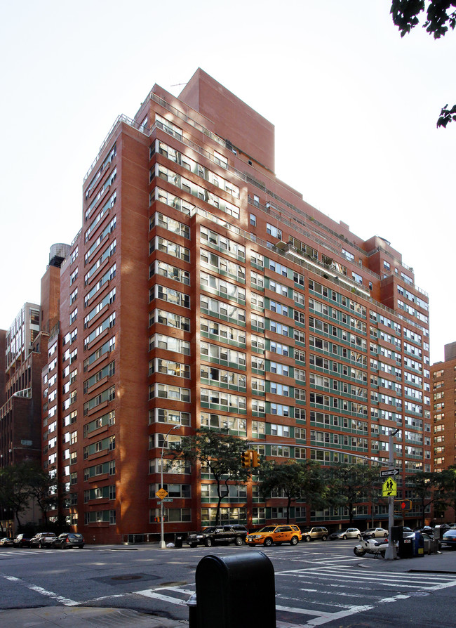 75 East End Ave in New York, NY - Building Photo - Building Photo