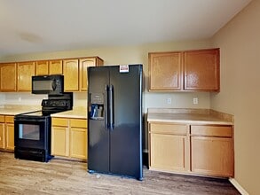 6907 Macaway Crk in San Antonio, TX - Foto de edificio - Building Photo