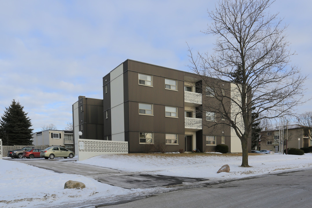 50 Lorraine Ave in Kitchener, ON - Building Photo