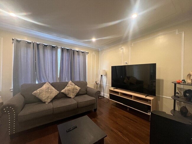 12 Newcomb Pl in Elizabeth, NJ - Building Photo - Building Photo