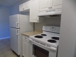 Rockridge Apartments in Yellowknife, NT - Building Photo - Building Photo