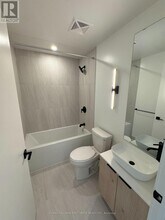 1185 Dupont St in Toronto, ON - Building Photo - Building Photo