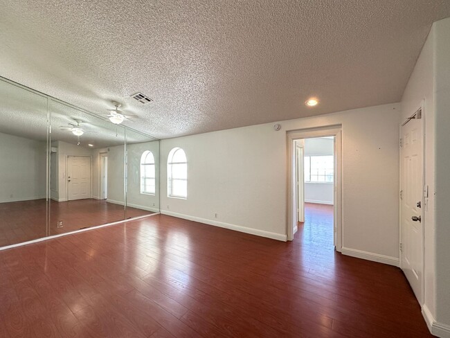 1800 S Edmond St in Las Vegas, NV - Building Photo - Building Photo