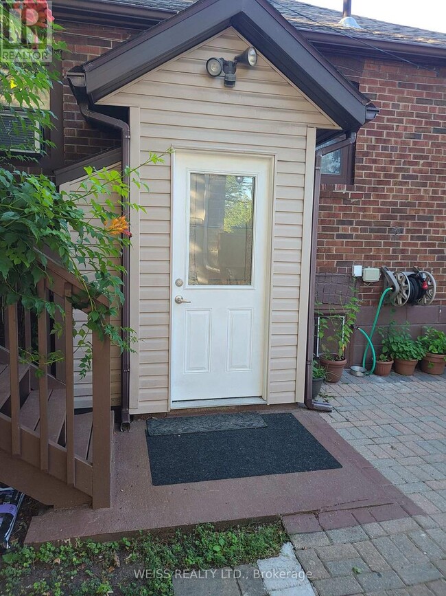 property at 3 New Haven Dr