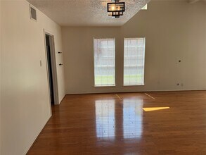 2018 Woodstream Blvd in Sugar Land, TX - Building Photo - Building Photo
