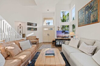 5508 Caminito Exquisito in San Diego, CA - Building Photo - Building Photo
