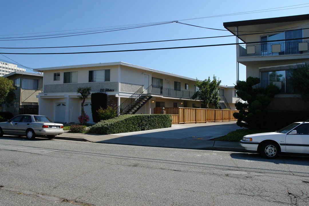 2317 Flores in San Mateo, CA - Building Photo