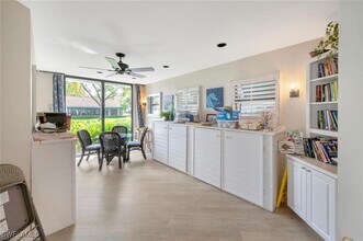 551 Beachwalk Cir in Naples, FL - Foto de edificio - Building Photo