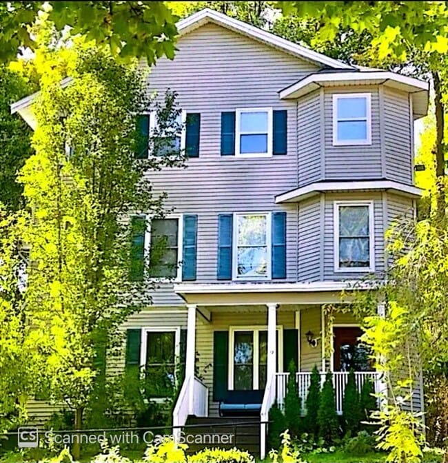 9 Circuit Ave E, Unit 3 in Worcester, MA - Foto de edificio - Building Photo