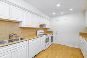 4807 Woodley Ave in Los Angeles, CA - Building Photo - Building Photo