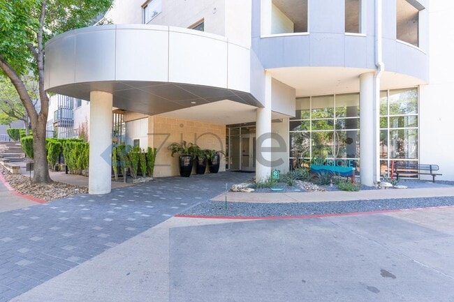 property at 603 Davis St