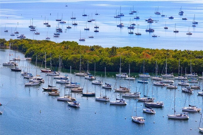 2831 S Bayshore Dr in Miami, FL - Building Photo - Building Photo