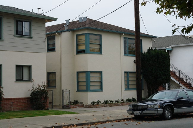 167 Capuchino Dr in Millbrae, CA - Building Photo - Building Photo
