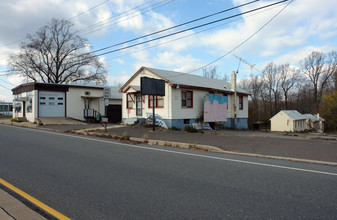 965 Lincoln Hwy in Morrisville, PA - Foto de edificio - Building Photo