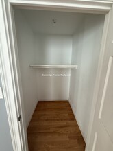 8 Brentwood St, Unit 2 in Boston, MA - Foto de edificio - Building Photo