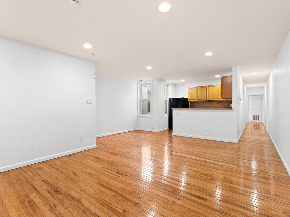 4231 Germantown Ave, Unit #2 in Philadelphia, PA - Building Photo