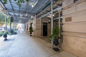 The Barrington in New York, NY - Foto de edificio - Building Photo