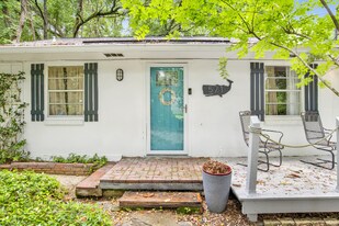 571 Dogwood Ave in Fairhope, AL - Building Photo