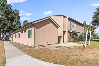 12602 Kensington Lane in Garden Grove, CA - Building Photo - Building Photo