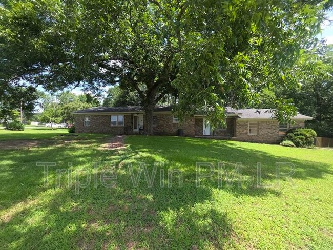 property at 318 W Bell St