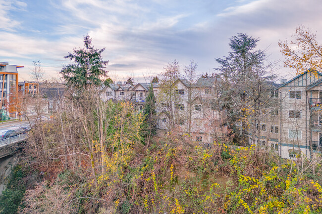 Royal Victoria in Vancouver, BC - Building Photo - Building Photo