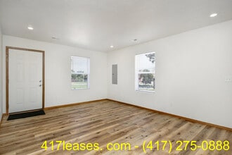 2320 N Taylor Ave in Springfield, MO - Building Photo - Building Photo