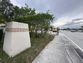 10900 SW 104th St, Unit 322 in Miami, FL - Foto de edificio - Building Photo