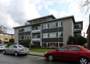 Linden Court in Vancouver, BC - Building Photo