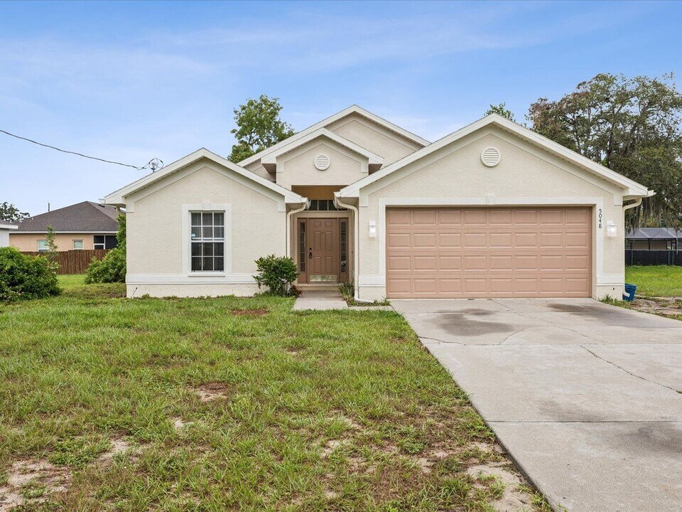 5048 Teather St in Spring Hill, FL - Building Photo