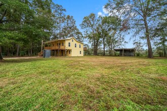 221 County Rd 3812 in Cleveland, TX - Building Photo - Building Photo