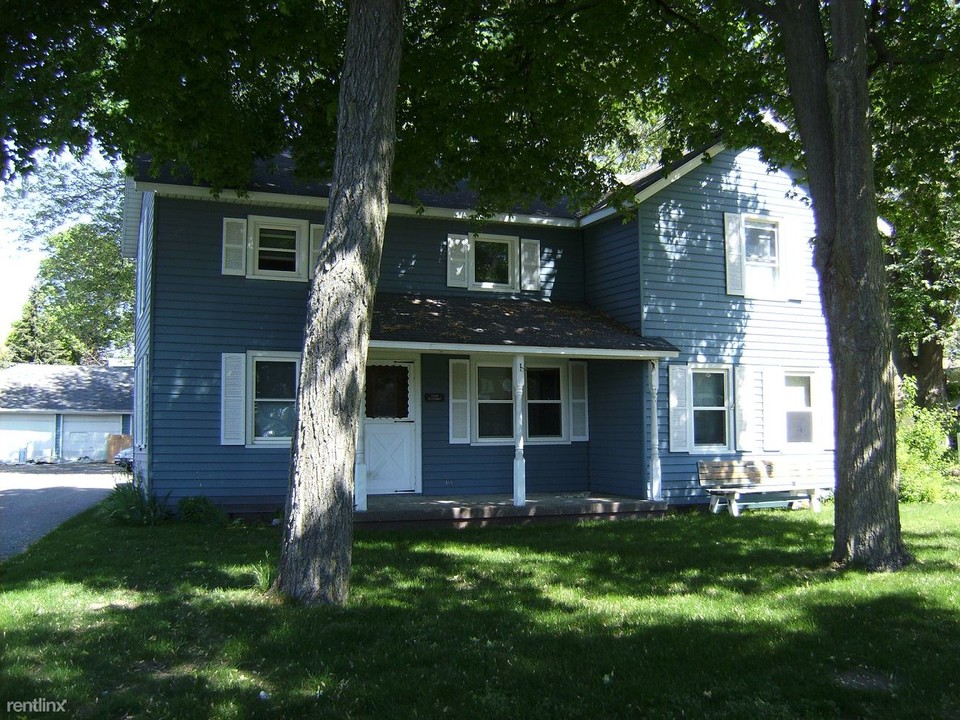 5554 Pleasant Ave-Unit -Apt 2 in Hudsonville, MI - Building Photo