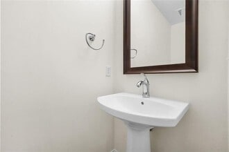 270 17th St NW in Atlanta, GA - Building Photo - Building Photo