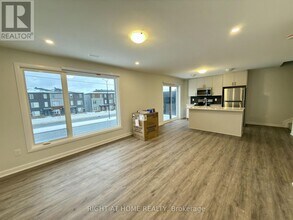 1221 Creekway Private in Ottawa, ON - Building Photo - Building Photo