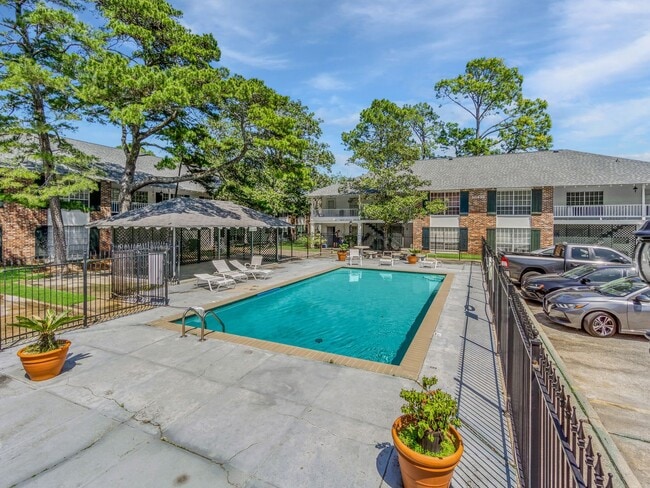 property at 10438 Jefferson Hwy