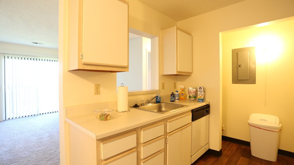 EAGLES POINT APARTMENTS in Kenton, OH