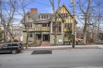 165 Winthrop Rd in Brookline, MA - Building Photo - Building Photo