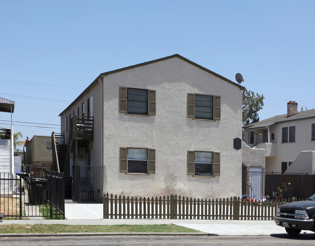 4521-4527 Wilson Ave in San Diego, CA - Building Photo - Building Photo