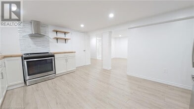 79 Delena Ave S in Hamilton, ON - Building Photo - Building Photo