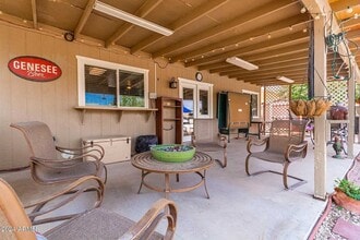 716 E Hackamore St in Mesa, AZ - Foto de edificio - Building Photo